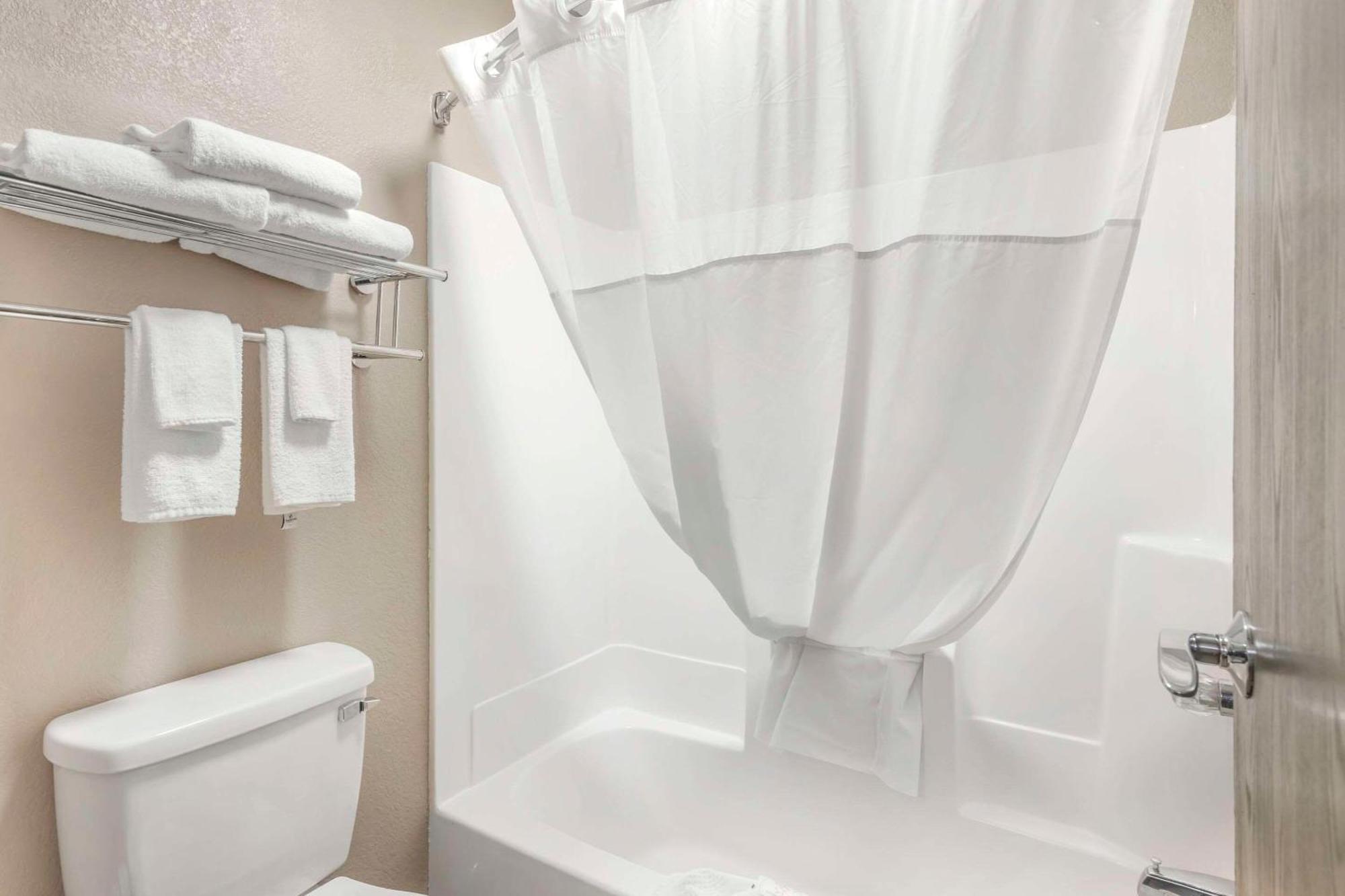 Quality Inn & Suites Ντέλαγουερ Εξωτερικό φωτογραφία