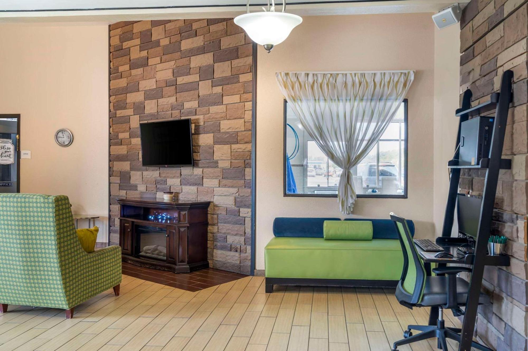 Quality Inn & Suites Ντέλαγουερ Εξωτερικό φωτογραφία